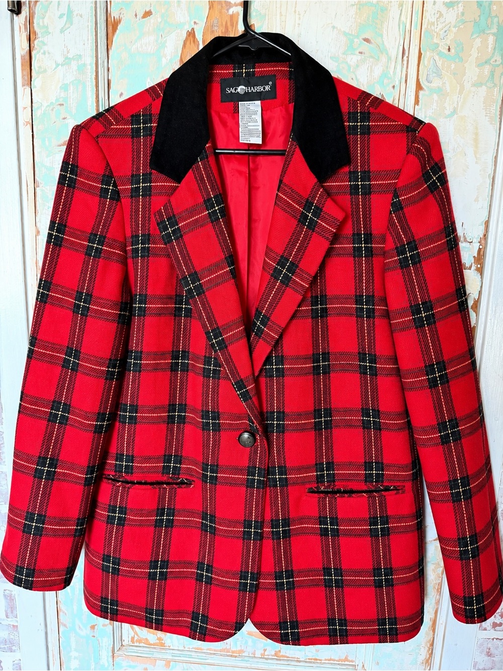 Vintage Sag Harbor Red Plaid Wool Blend Blazer with Black Velvet Collar size 10